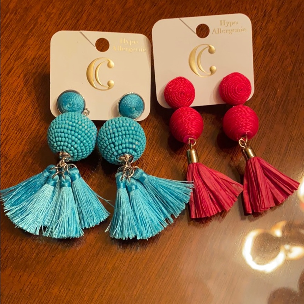 2 pairs of Earrings